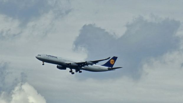 Lufthansa Airbus A340-300 at Frankfurt Airport